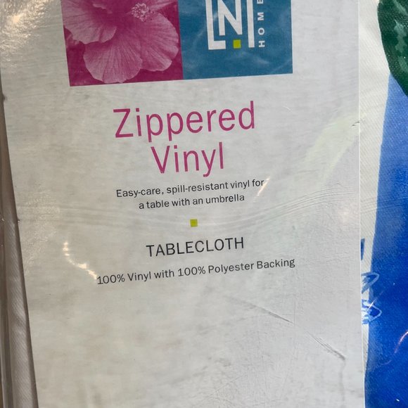 Linens n Things Zippered Vinyl Reusable Tablecloth Oblong 60x84” Watermelon - Picture 2 of 6